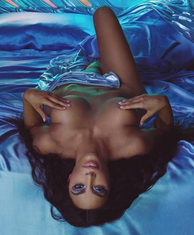 Kim Kardashian Nude Sexy